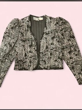 Vintage black and white paisley print cropped blazer